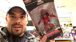 Episode 216 - TOY HUNTING IN NEW YORK CITY! MARVEL LEGENDS DEADPOOL SASQUATCH WAVE!