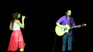 MATIZ interpreta su promocional "VIVE" en "Una Mañana de Broadway"