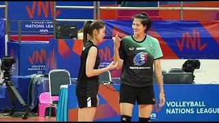 Pleumjit & Nootsara in Korat ปลื้มจิตร์ นุศรา กับท่าส่งซิกแบบเก๋ๆ