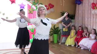 Леді вихователь. ДНЗ №2 Калинка художньо-естетичного напряму 23.05.2019
