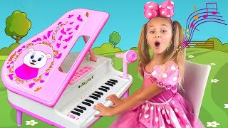 Sasha and Max play Musical Challenge and sing best songs for kids