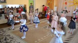 Танец с ложками. Средняя группа "Цветик-Семицветик" МБДОУ "Детский сад № 28" г. Троицк
