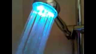 Светодиодная LED насадка на душ