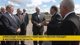 Президент Беларуси подарил коллективу колхоза «Родина» автомобиль Geely Atlas