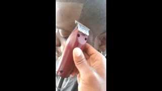 WAHL DETAILER With the T-WIDE BLADE in action CLEAN EDGE UP