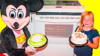 Assistant Cake Making Contest with Mickey Mouse  and Minnie Mouse