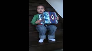 Accordion Solo -  A Four year old plays the accordion organetto