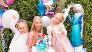 Анна и Эльза пришли поздравить Нику и поиграть с девочками | Vika Nika Tory (0+)