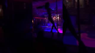 Работа танцовщицам на Карибах, клуб "Platinum room"