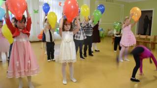 Танец с шарами Утренник 8 Марта в детском саду Средняя группа
