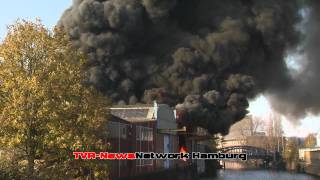 Grossfeuer in Autolagerhalle Teil 1