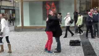 Free Hugs - obejmutí zdarma - Prague -  BanditiCz
