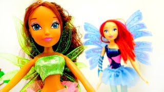 Winx club & Winx Fairies decorate a X-mas tree.