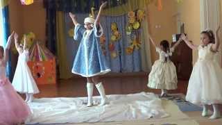 Танец "Снежный вальс" с полотном