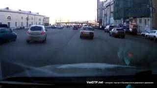 07.05.2015 Девушка показала мужикам как надо парковаться