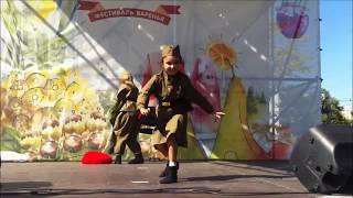 "Тальяночка". Ученицы Елены Дружновой (Хесты Харисты).Военно-патриотический танец