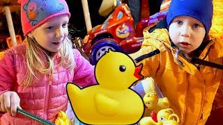 Парк аттракционов в Торговом центре в Мадриде Милана и Даня выиграли Призы