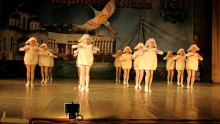 Росинка фрагмент танца Овечки. http://www.rosinka-dance.kiev.ua