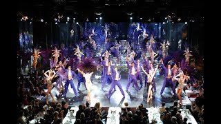 Lido de Paris Montage de la revue Bonheur 2003