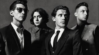 Arctic Monkeys - You Know I'm No Good (Amy Winehouse cover)