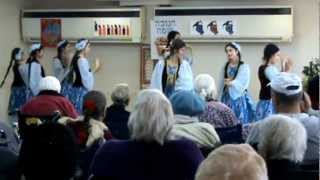 להקת "כוכבים-אסיה" בריקוד טג'יקי "Chaki Chaki Boroni Bahor"