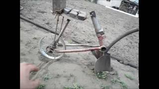 ?? ? ?Ручной мини плуг для посадки картошки.