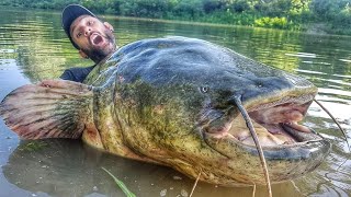 PESCA SILURO GIGANTE OVER 100 KG X 2,50 MT MANGIATA IN DIRETTA - HD by CATFISHING WORLD