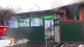 Видео с крупного пожара в поселке Плеханово Тулы