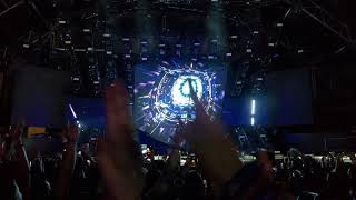 Deadmau5 Trolls Colonel Sanders KFC and Ultra Transportation During Cube 3.0 Ultra Miami 2019