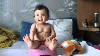 funny dancing baby on a potty chair #  ребенок танцует на горшке