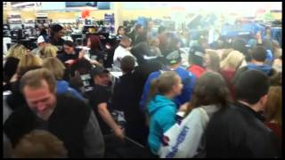 2011 BLACK FRIDAY COMPILATION - Fights, Riots, Crazy Americans
