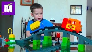 Большой поезд ЛЕГО Дупло играем поездом и краном