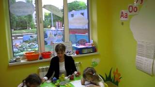 Learning to draw a little street with children 5-6 years old (baseline - the horizon line)"