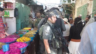 Settler tour Hebron old city (Souq)