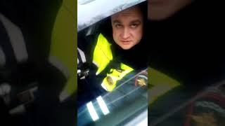 Инспектор сам себЯ наказал ПДД не кто не отменял