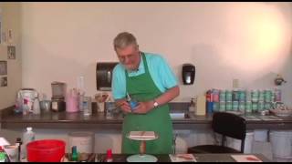 رسم على بلاطة سيراميك بالفرشاة بلمسة واحدة