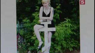 ЭРОТИЧЕСКАЯ ФОТОСЕССИЯ НА МОГИЛАХ