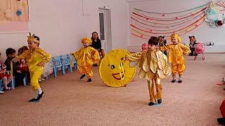 Весенний утренник 2018 / Танец лучиков / Лучики / Солнышко / 8 марта