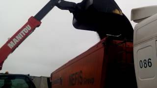 Телескопический сельскохозяйственный погрузчик MANITOU MLT 735 погрузка подсолнечника