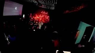 TEMA. No me la corras de enamorada. RECOMBO  en la tienda de los artistas en vivo y en directo