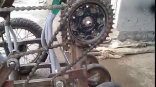 Самодельная сеялка для лука.