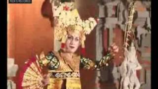 Didik Nini Thowok - Awesome Dance Legong Bapang Saba