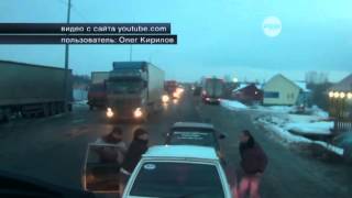 Видео дорожной драки между автовладельцами