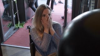 Her blir Martine rundlurt av Tinder-daten