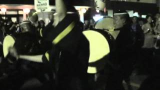 竜美連と観客が一緒に楽しそうに踊ってるところ　池田阿波踊り2011