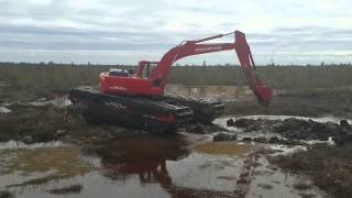 Amphibious excavator “SWAMPKING”
