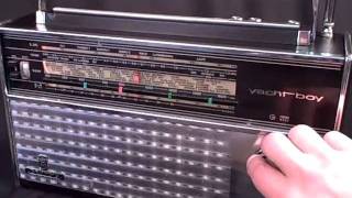 GRUNDIG YACHT BOY 210 '70s BLACK CHROME