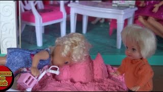 Барби 2016, Томми и девочка Диана падает с велосипеда на замок Томми, Барби Мультфильмы для детей