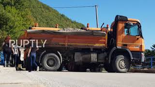 Serbia: Defence Minister Stefanovic visits military base on heightened alert at Kosovo-Serbia border
