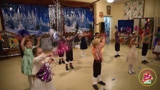 Танец с дождиком "И раз, два, три..." | Daycare "Teremok" 2016